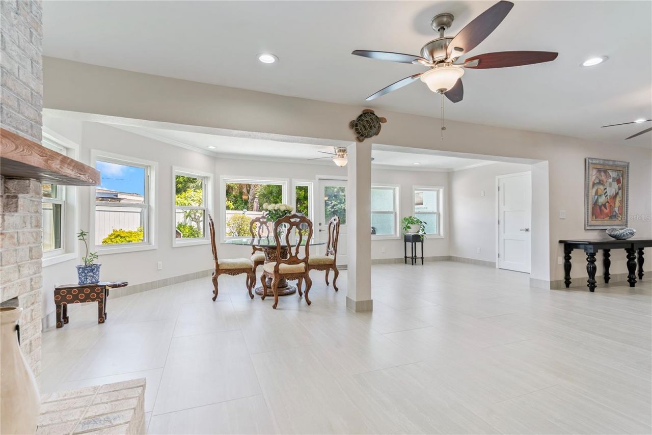404 Harbor Drive S, Indian Rocks Beach, FL 33785 Photo