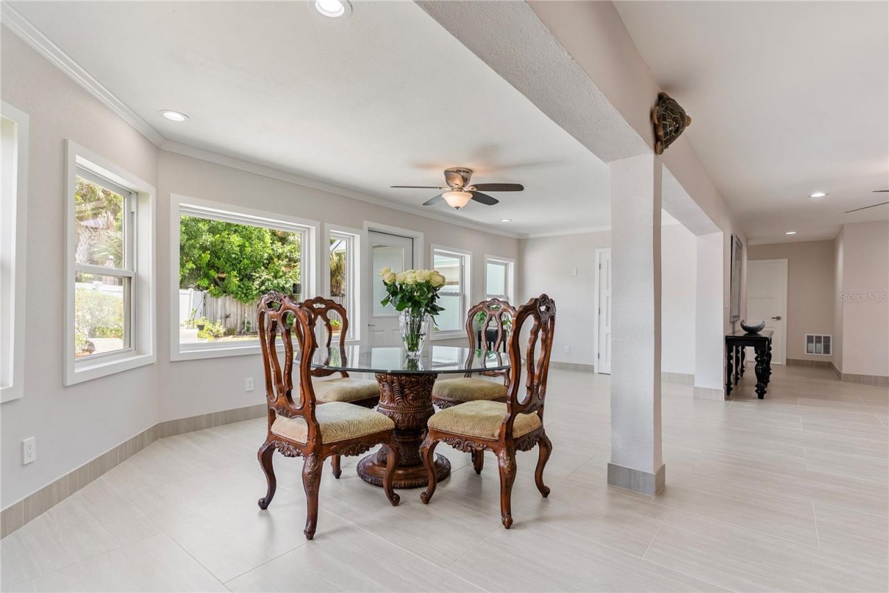 404 Harbor Drive S, Indian Rocks Beach, FL 33785 Photo