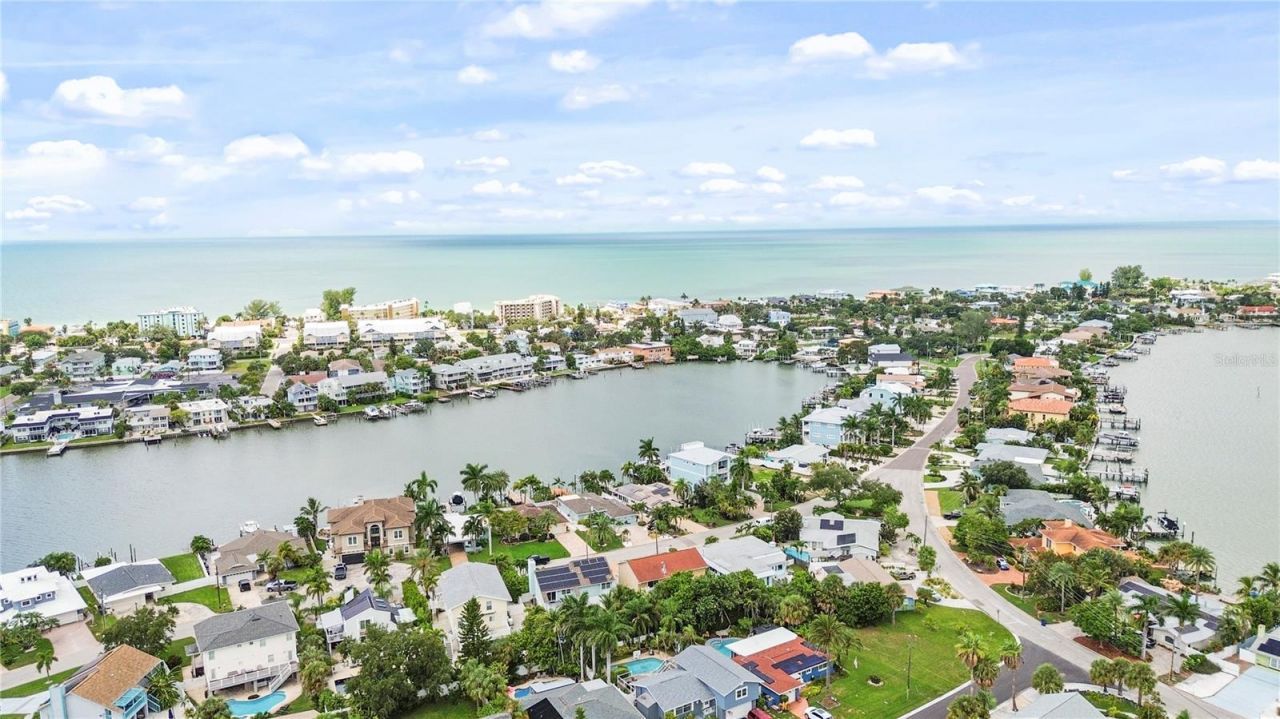 404 Harbor Drive S, Indian Rocks Beach, FL 33785 Photo