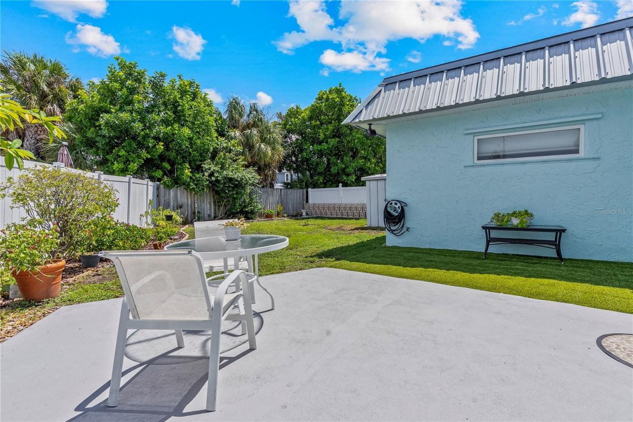 404 Harbor Drive S, Indian Rocks Beach, FL 33785 Photo