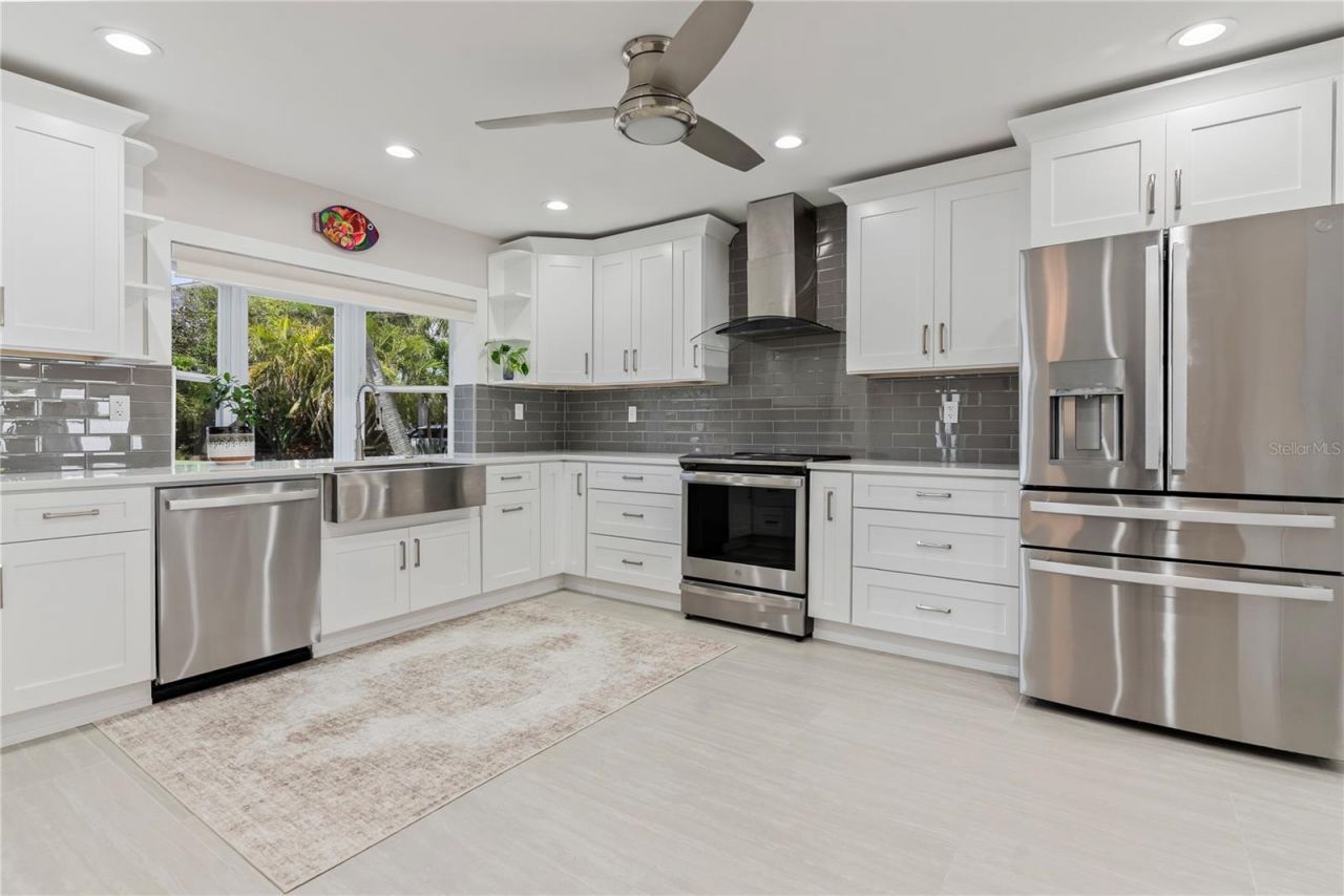 404 Harbor Drive S, Indian Rocks Beach, FL 33785 Photo