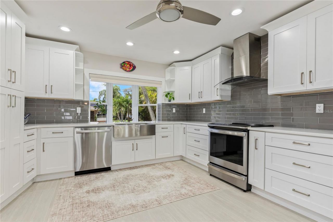 404 Harbor Drive S, Indian Rocks Beach, FL 33785 Photo