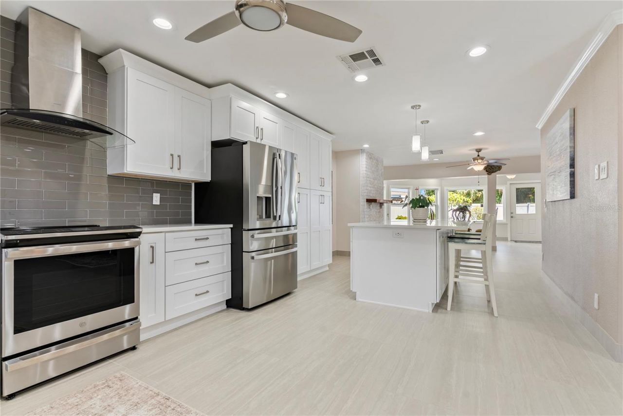 404 Harbor Drive S, Indian Rocks Beach, FL 33785 Photo