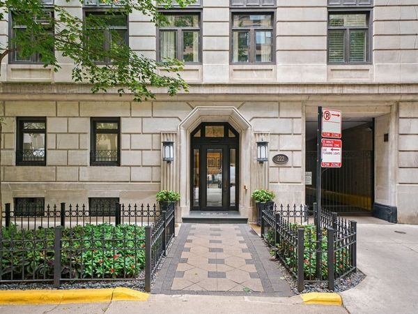 222 E Chestnut Street , Unit 5B, Chicago, IL 60611
