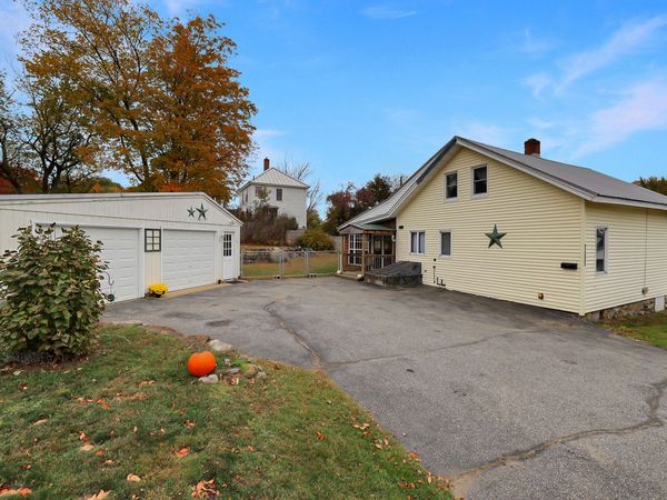 9 Carver Street , Mexico, ME 04257