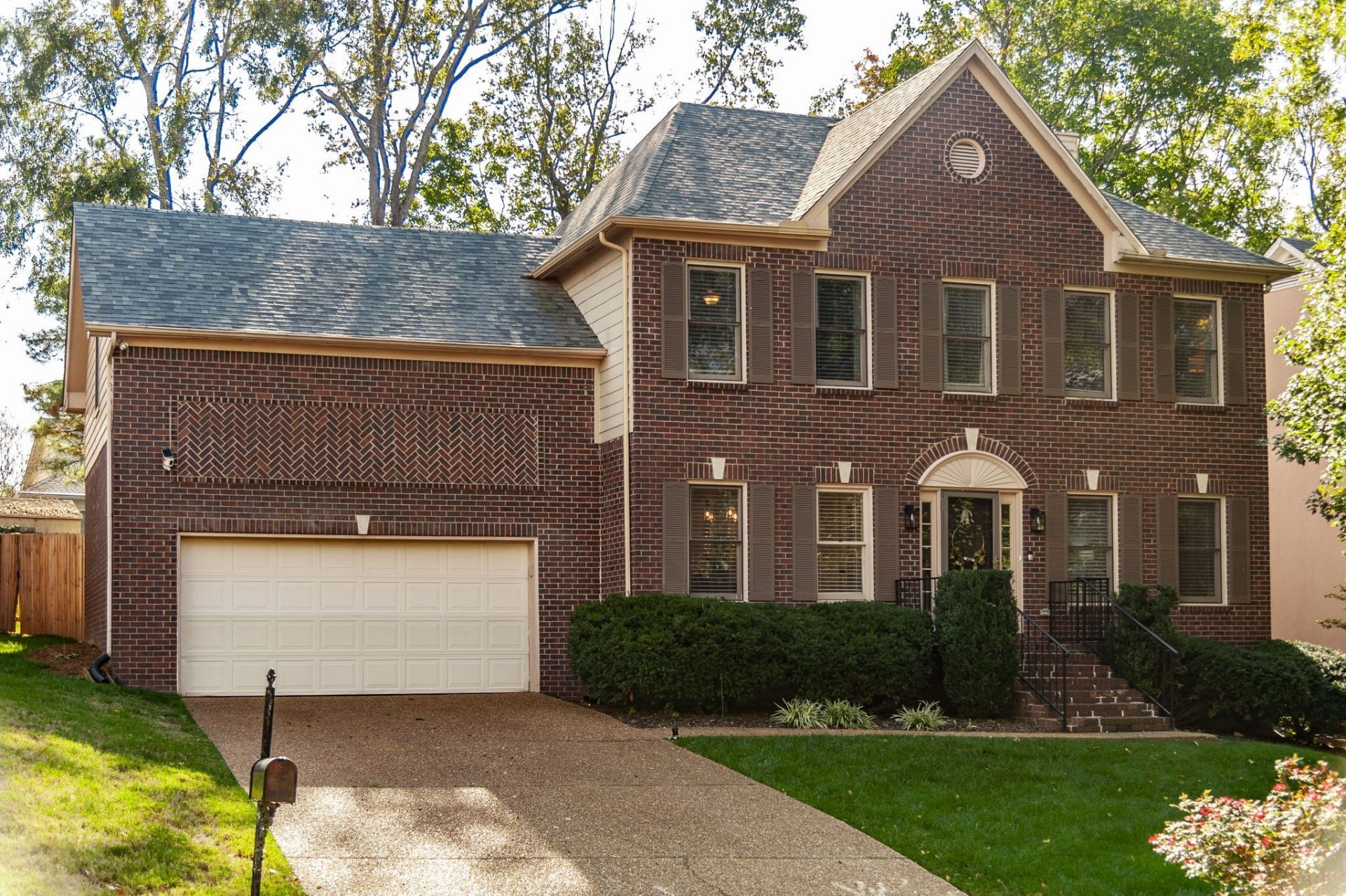 8420 Indian Hills Dr, Nashville, TN 37221 Main Photo