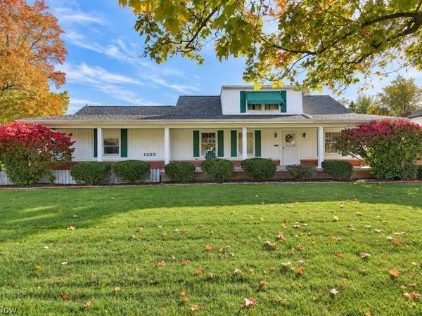 1323 Richmond Road , Lyndhurst, OH 44124