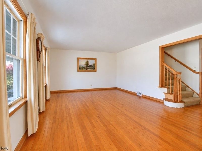 1323 Richmond Road, Lyndhurst, OH 44124 Photo 7