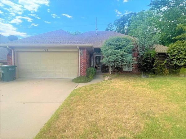 725 Tuscany Way, Edmond, OK 73034