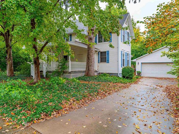 706 S STATE Street, Lincoln, IL 62656