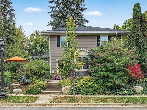 680 Chippewa Avenue , Saint Paul, MN 55107