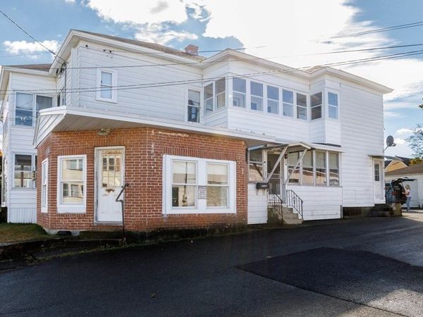 235 Mechanic Street, Unit 2R, Leominster, MA 01453