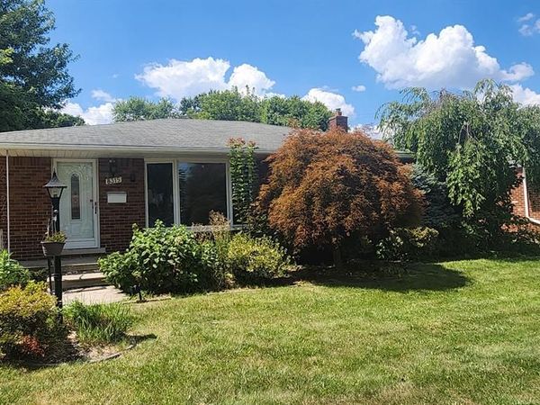 8315 Arnold Street , Dearborn Heights, Mi 48127