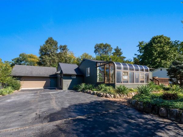 9376 Brucedale Drive , Springfield Township, Mi 48346