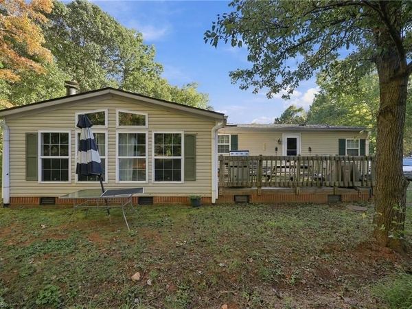 3921 S NC Highway 8 , Walnut Cove, NC 27052