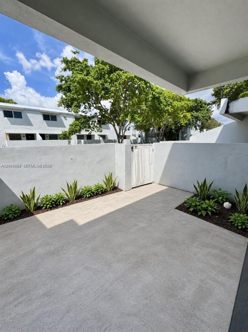 1968 NW 4th Ct , Unit 323, Miami, FL 33136 Photo