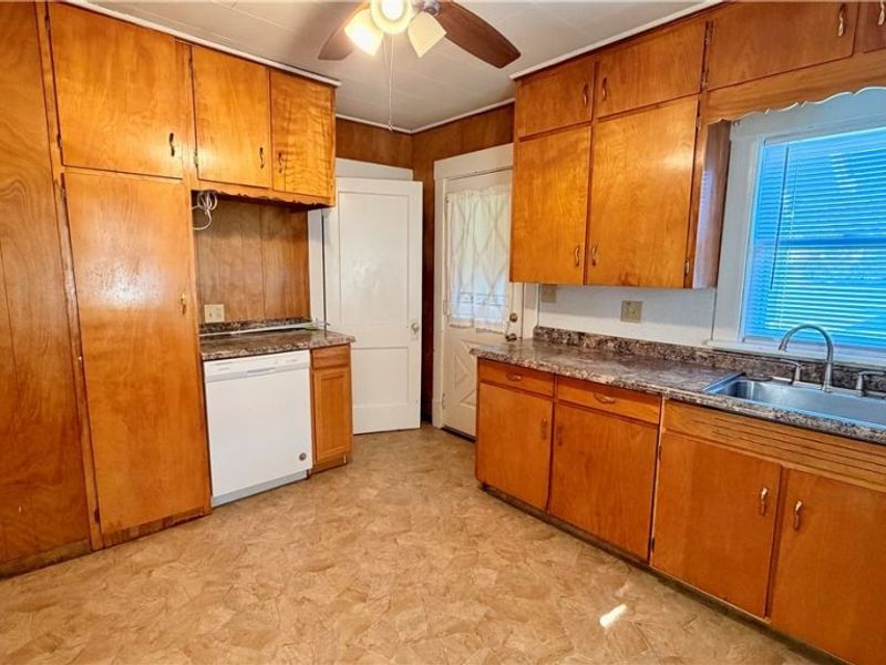 11703 Lincoln Way NW, Massillon, OH 44647 Photo 9