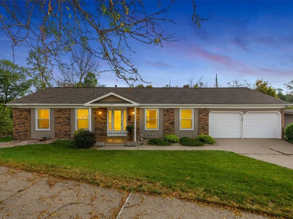 3854 Lost Valley Road SE, Cedar Rapids, IA 52403