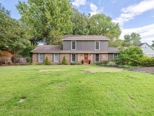 1676 E CHURCHILL DWNS E, Germantown, TN 38138