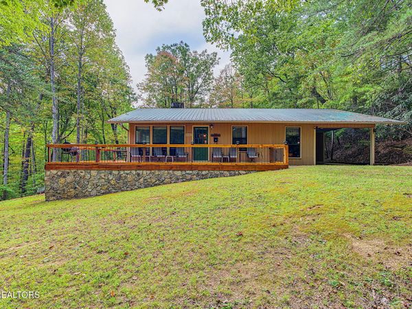 4222 Fox Hunters Lane, Sevierville, TN 37876