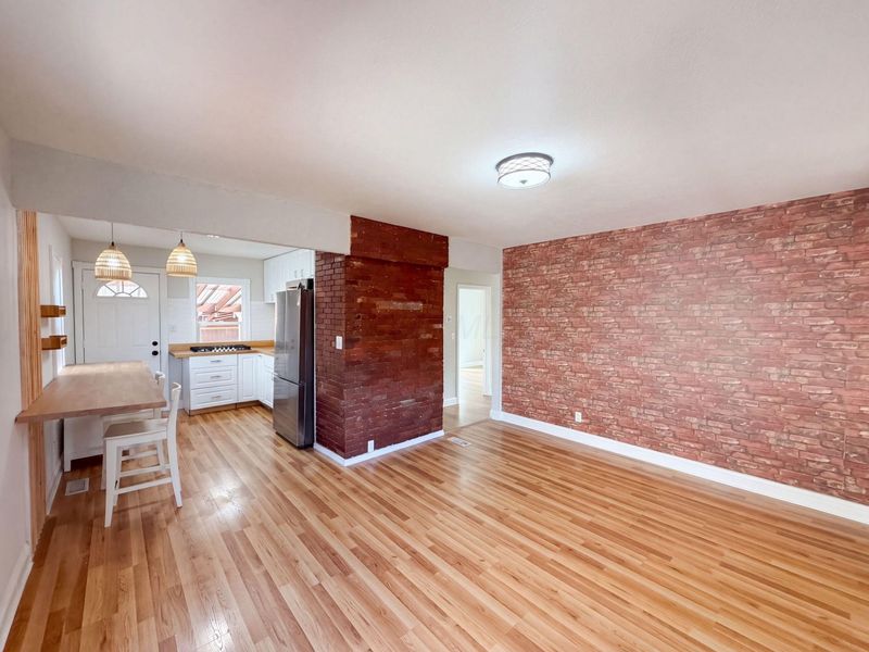 2790 Azelda Street , Columbus, OH 43211 Photo 3