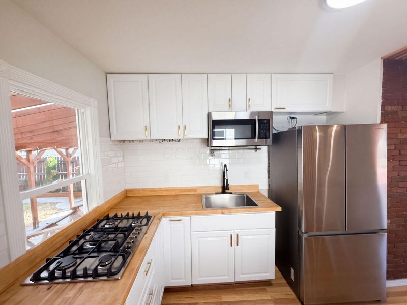 2790 Azelda Street , Columbus, OH 43211 Photo 9