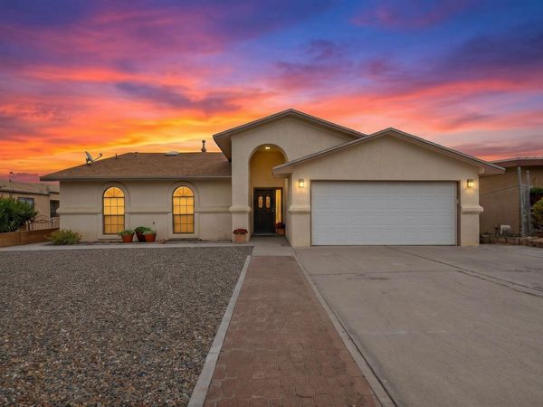 1044 Vista Grande Drive NW, Albuquerque, NM 87105