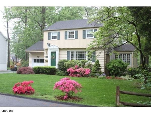 20 Beechwood Dr, Wayne, NJ 07470