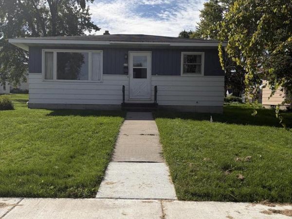 210 E 14th STREET, Marshfield, WI 54449