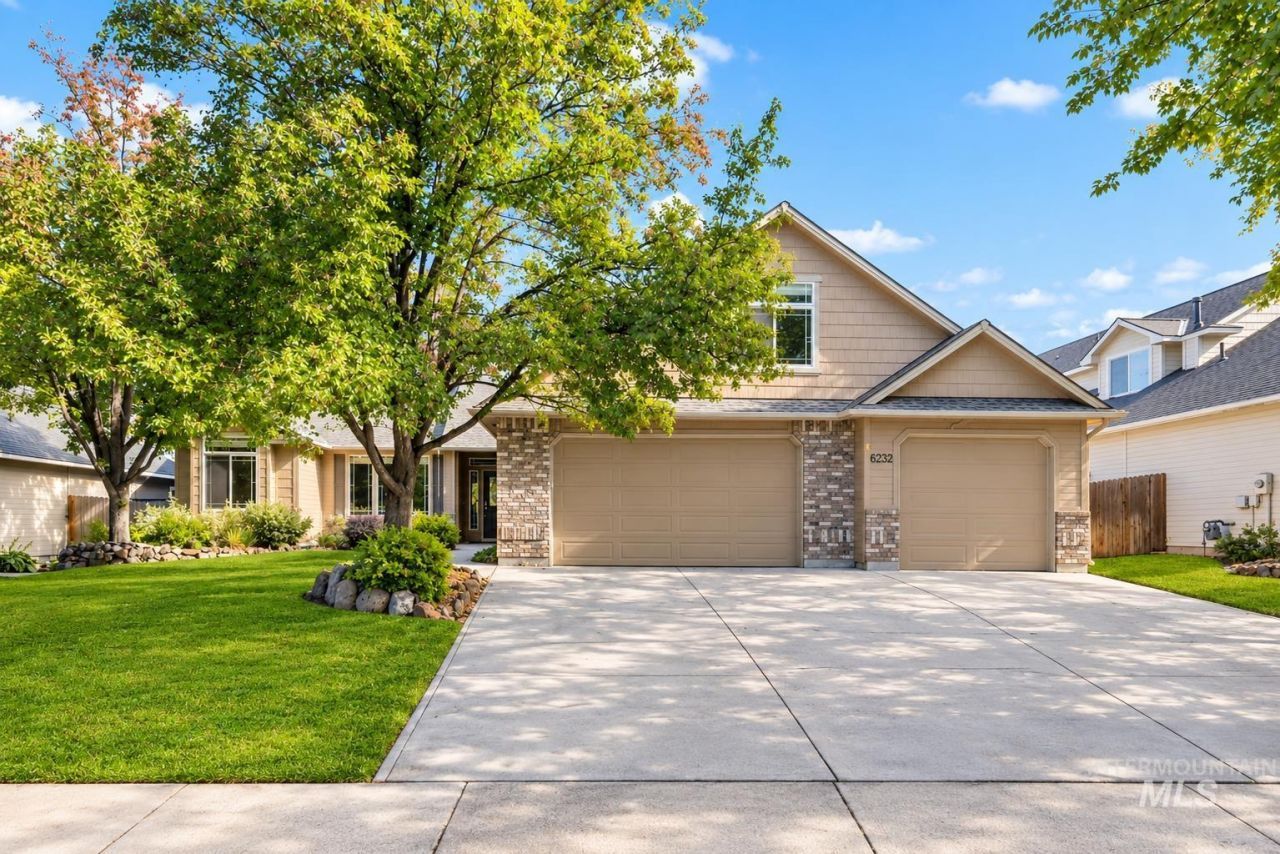 6232 S Shagbark Ave, Boise, ID 83716 Main Photo
