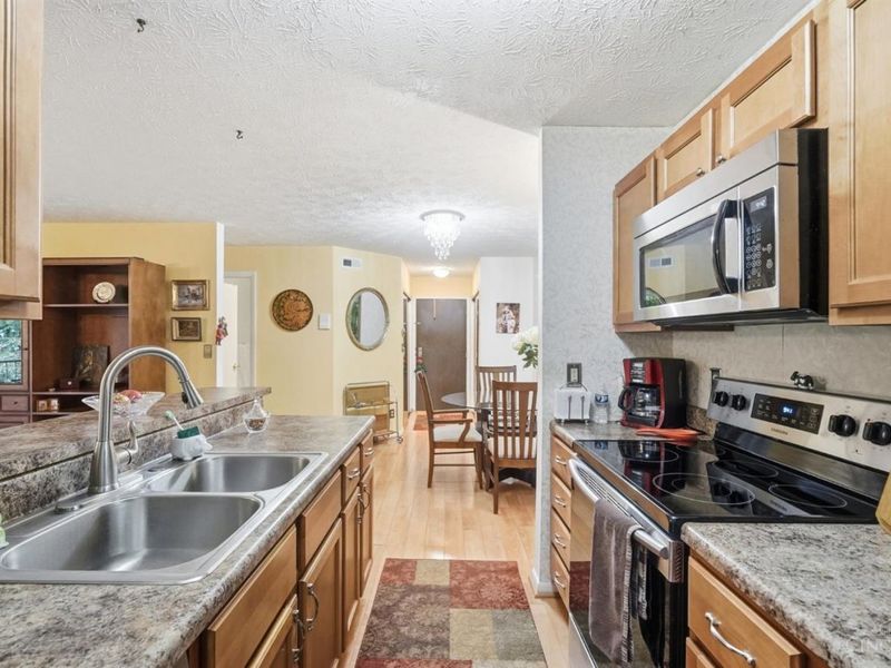 5991 Meadowcreek Drive, Unit 6, Miami Township, OH 45150 Photo 10