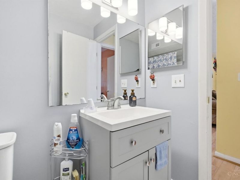 5991 Meadowcreek Drive, Unit 6, Miami Township, OH 45150 Photo 21