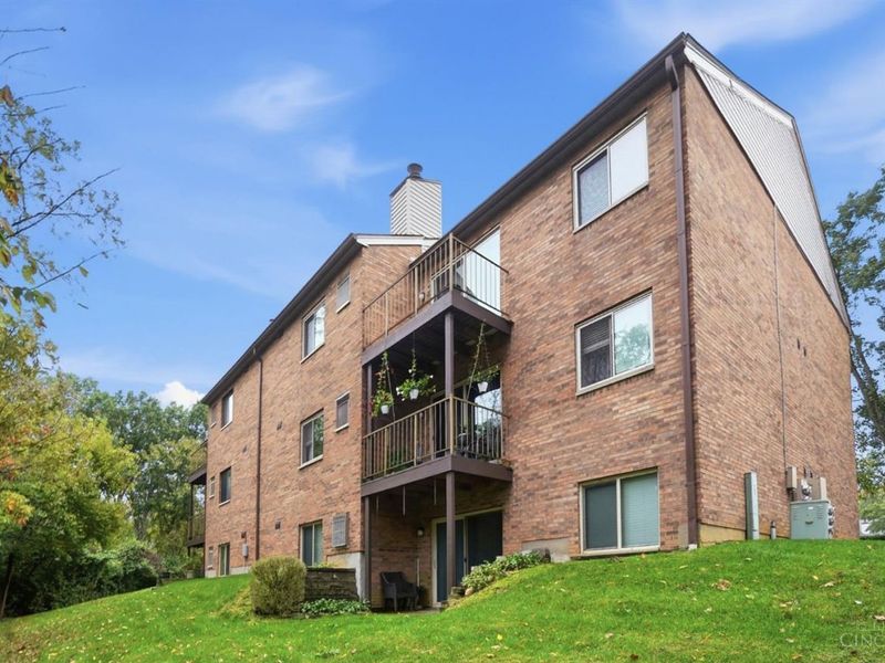 5991 Meadowcreek Drive, Unit 6, Miami Township, OH 45150 Photo 25