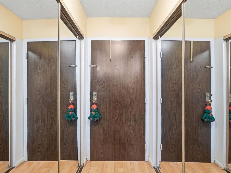 5991 Meadowcreek Drive, Unit 6, Miami Township, OH 45150 Photo 5