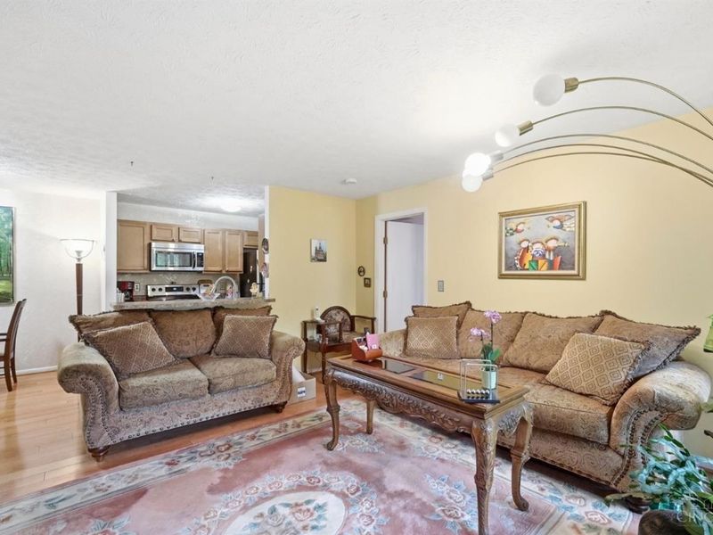 5991 Meadowcreek Drive, Unit 6, Miami Township, OH 45150 Photo 7