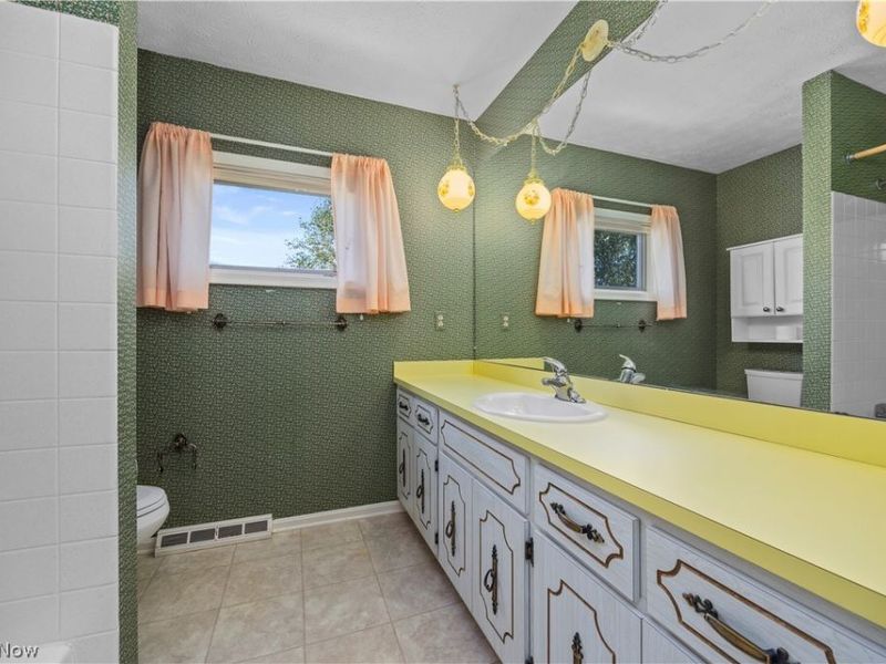 17880 N Inlet Drive, Strongsville, OH 44136 Photo 10