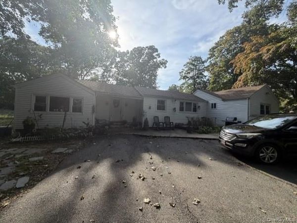 104 Lexington Avenue , Central Islip, NY 11722