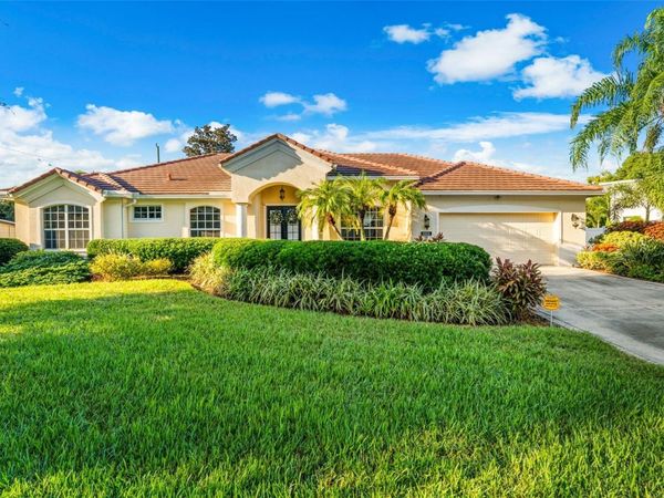 2524 JEFFERSON CIRCLE , SARASOTA, FL 34239