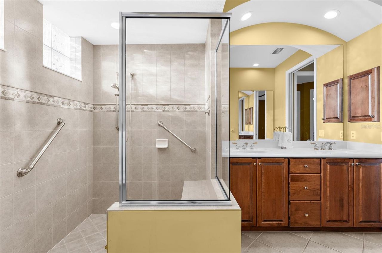 2524 Jefferson Circle , Sarasota, FL 34239 Photo