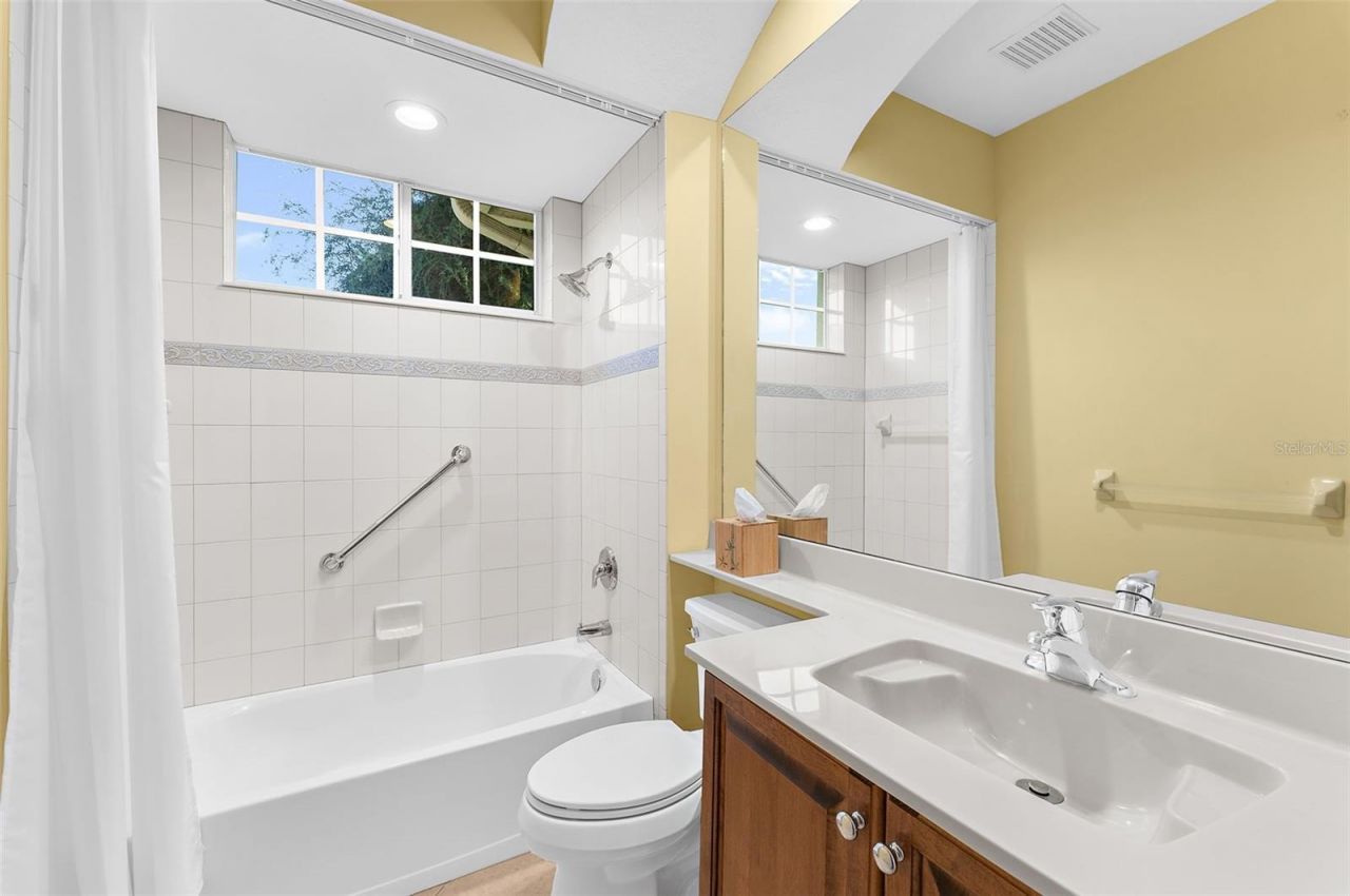 2524 Jefferson Circle , Sarasota, FL 34239 Photo
