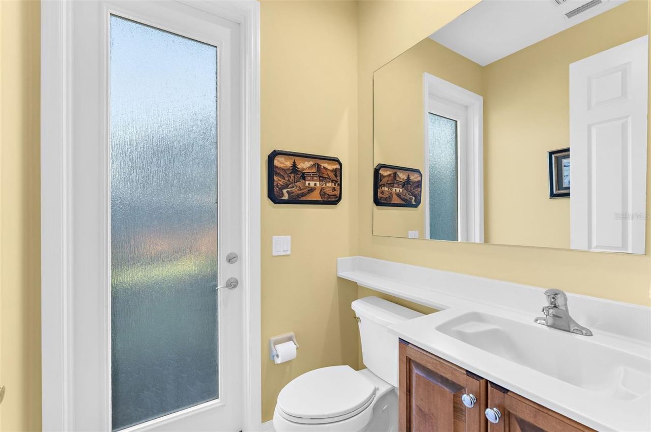 2524 Jefferson Circle , Sarasota, FL 34239 Photo