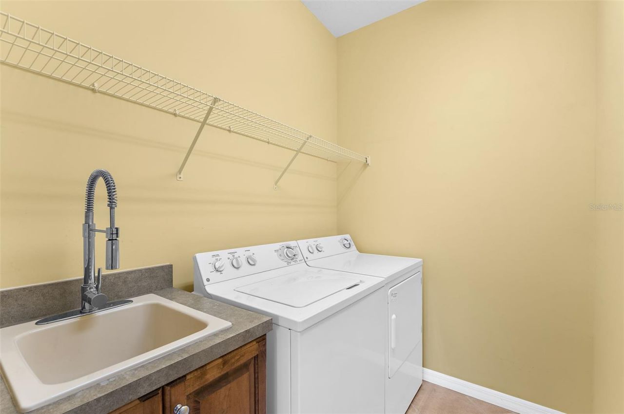 2524 Jefferson Circle , Sarasota, FL 34239 Photo