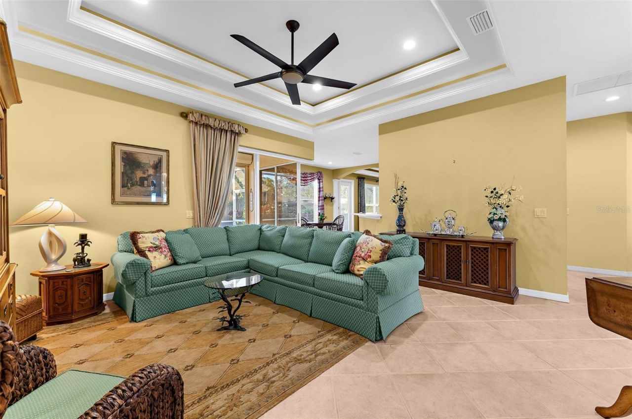 2524 Jefferson Circle , Sarasota, FL 34239 Photo