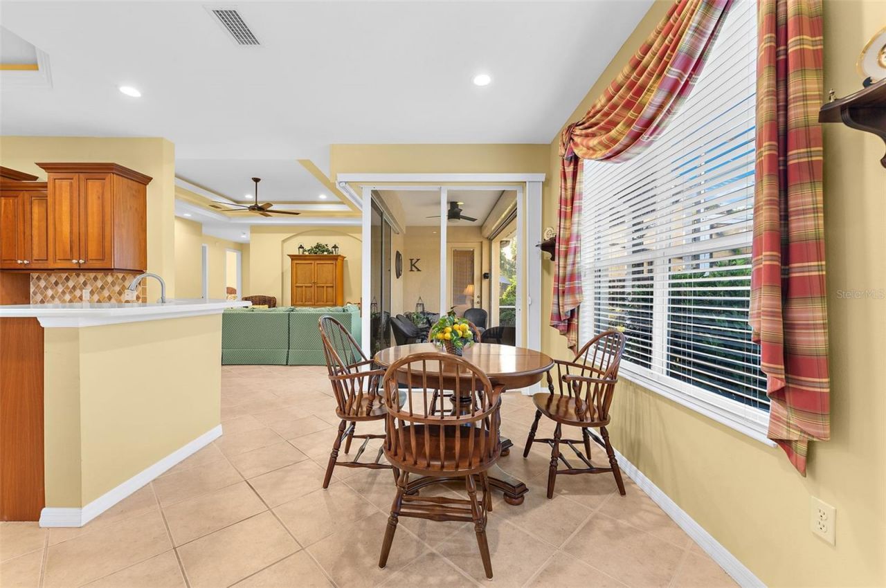 2524 Jefferson Circle , Sarasota, FL 34239 Photo