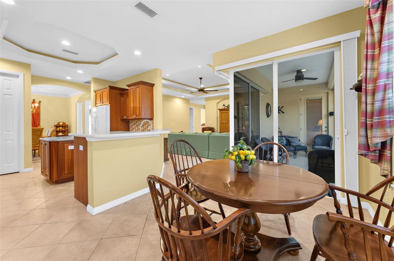 2524 Jefferson Circle , Sarasota, FL 34239 Photo