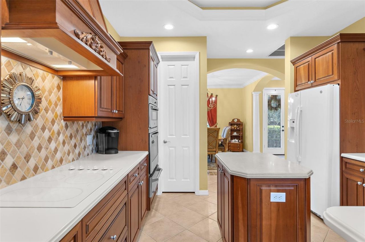2524 Jefferson Circle , Sarasota, FL 34239 Photo