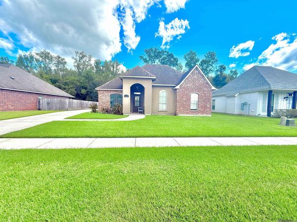 1306 S Sanctuary Ave, Gonzales, LA 70737