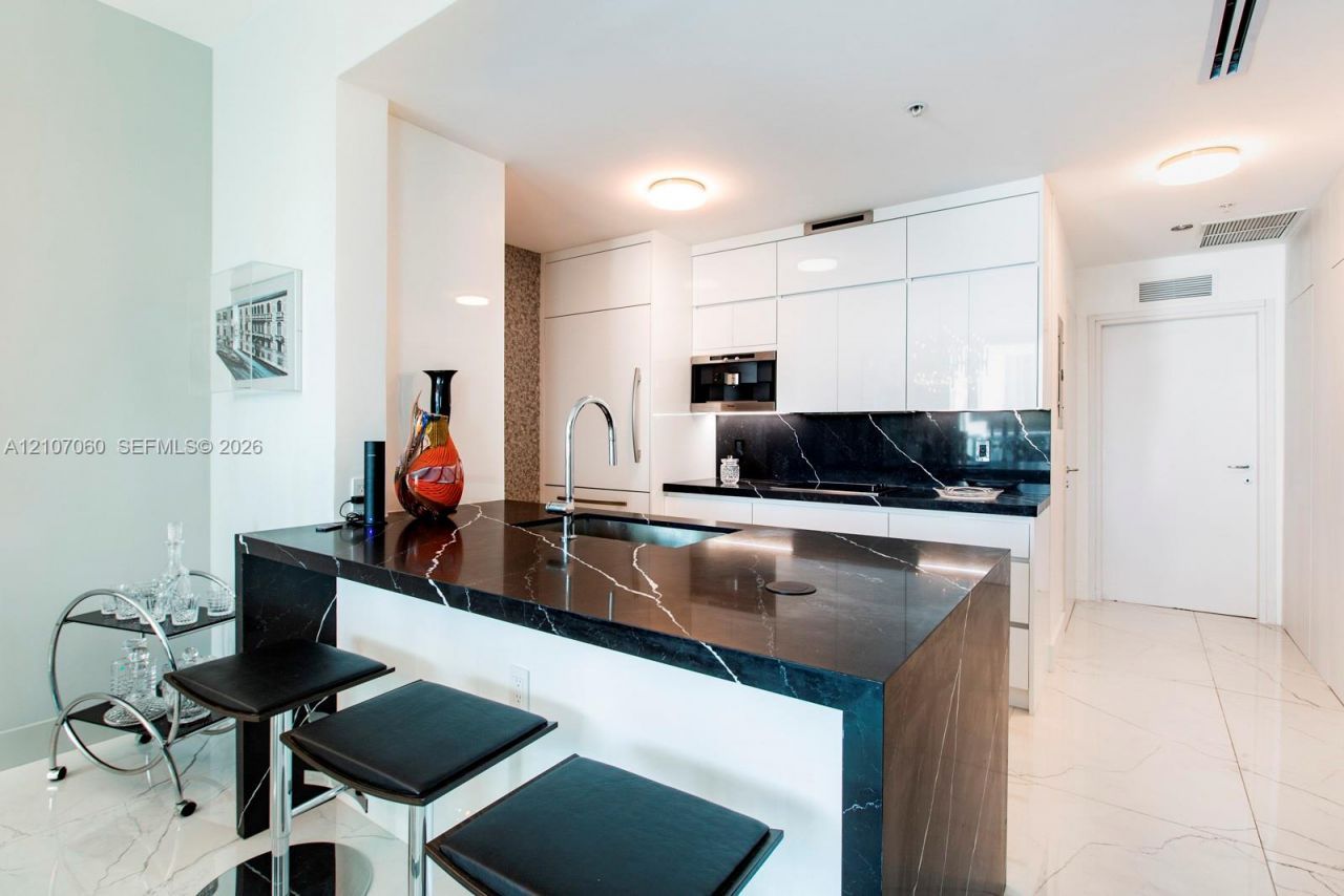 50 S Pointe Dr , Unit 610, Miami Beach, FL 33139 Photo