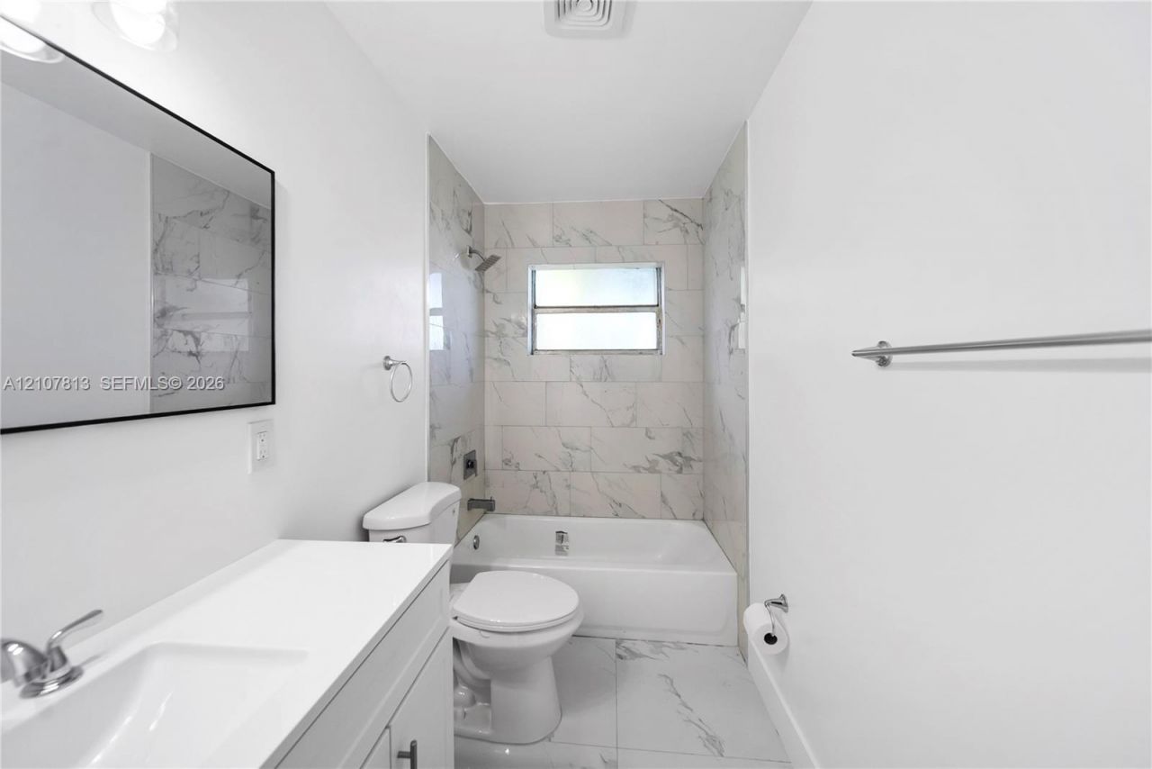 2461 NW 208th St, Miami Gardens, FL 33056 Photo