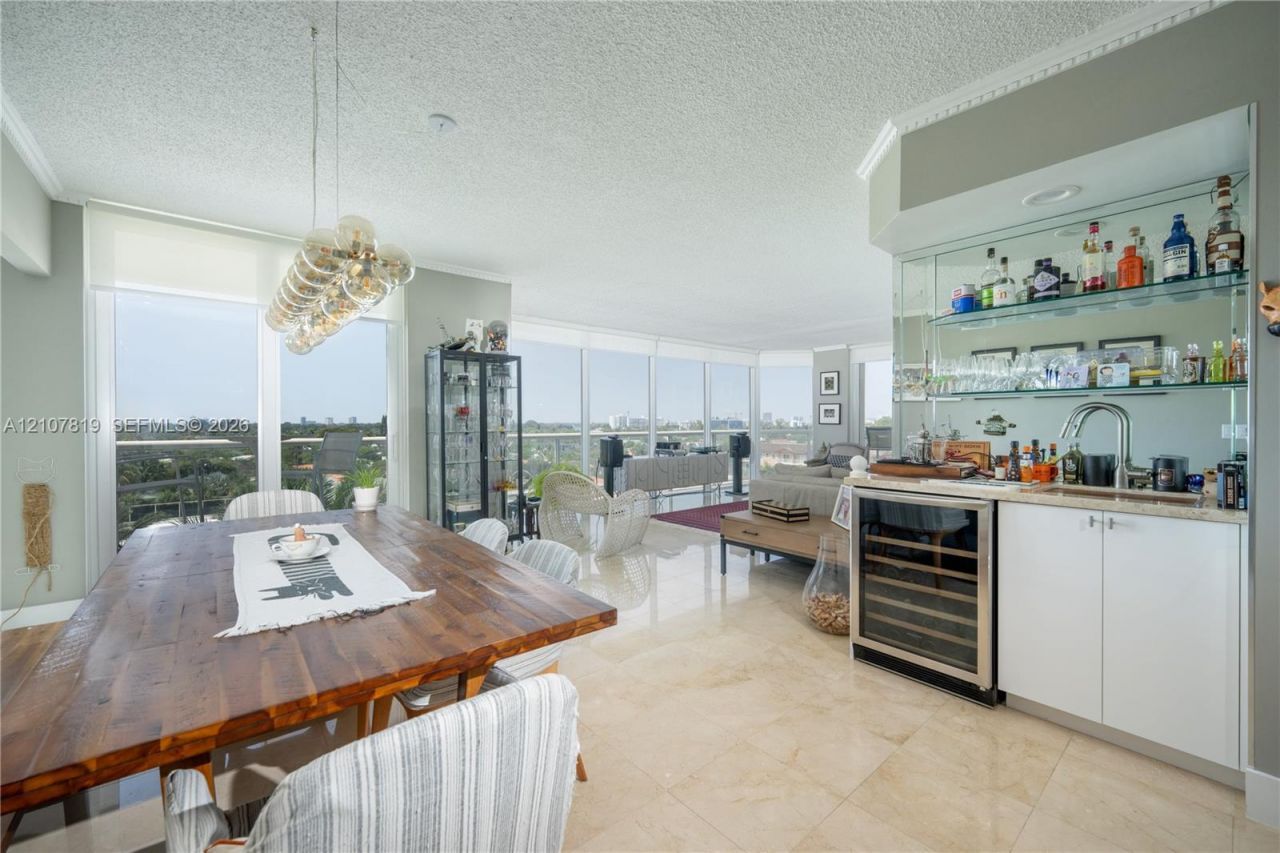 8925 E Collins Ave , Unit 6E, Surfside, FL 33154 Photo